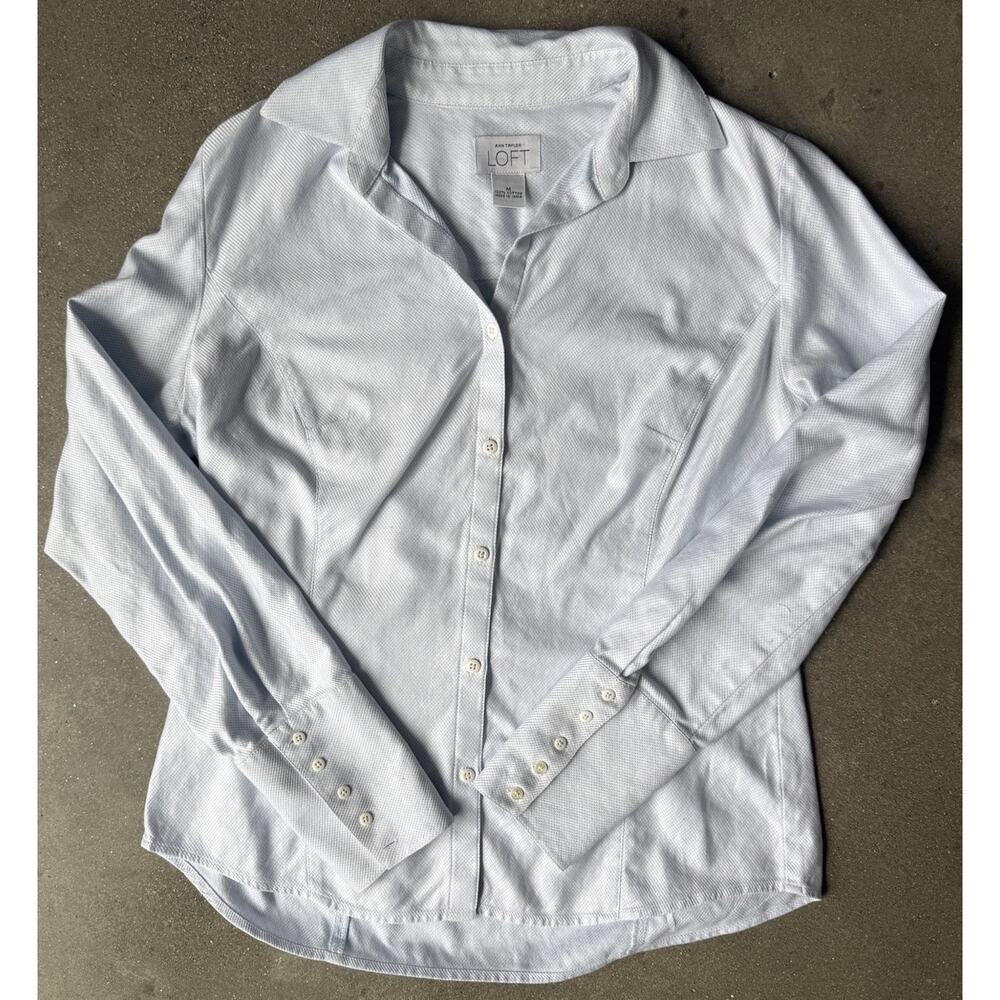 Ann Taylor LOFT Light Blue Textured Button Front Blouse Women’s Medium Career